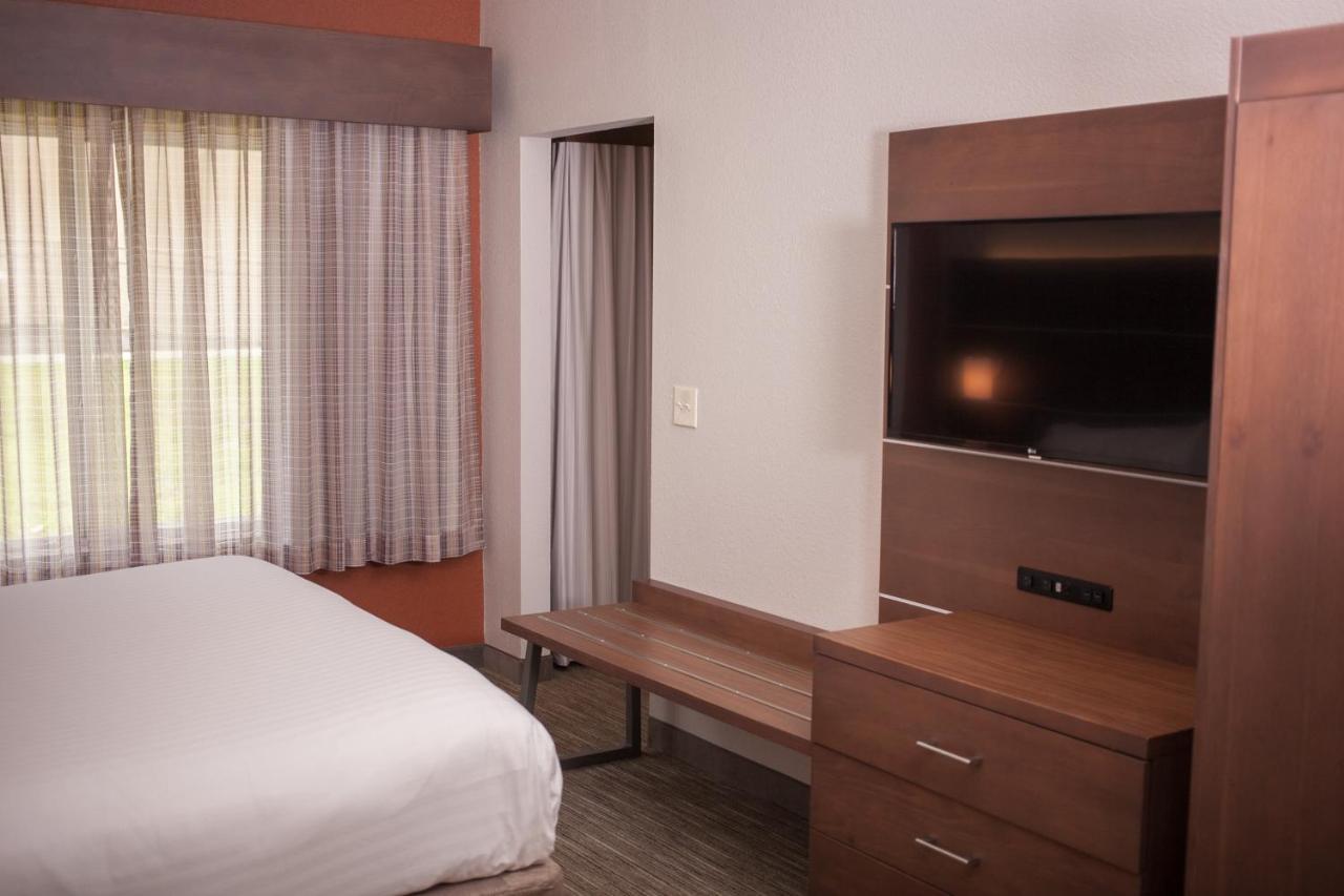 Holiday Inn Express & Suites Logan, An Ihg Hotel Luaran gambar