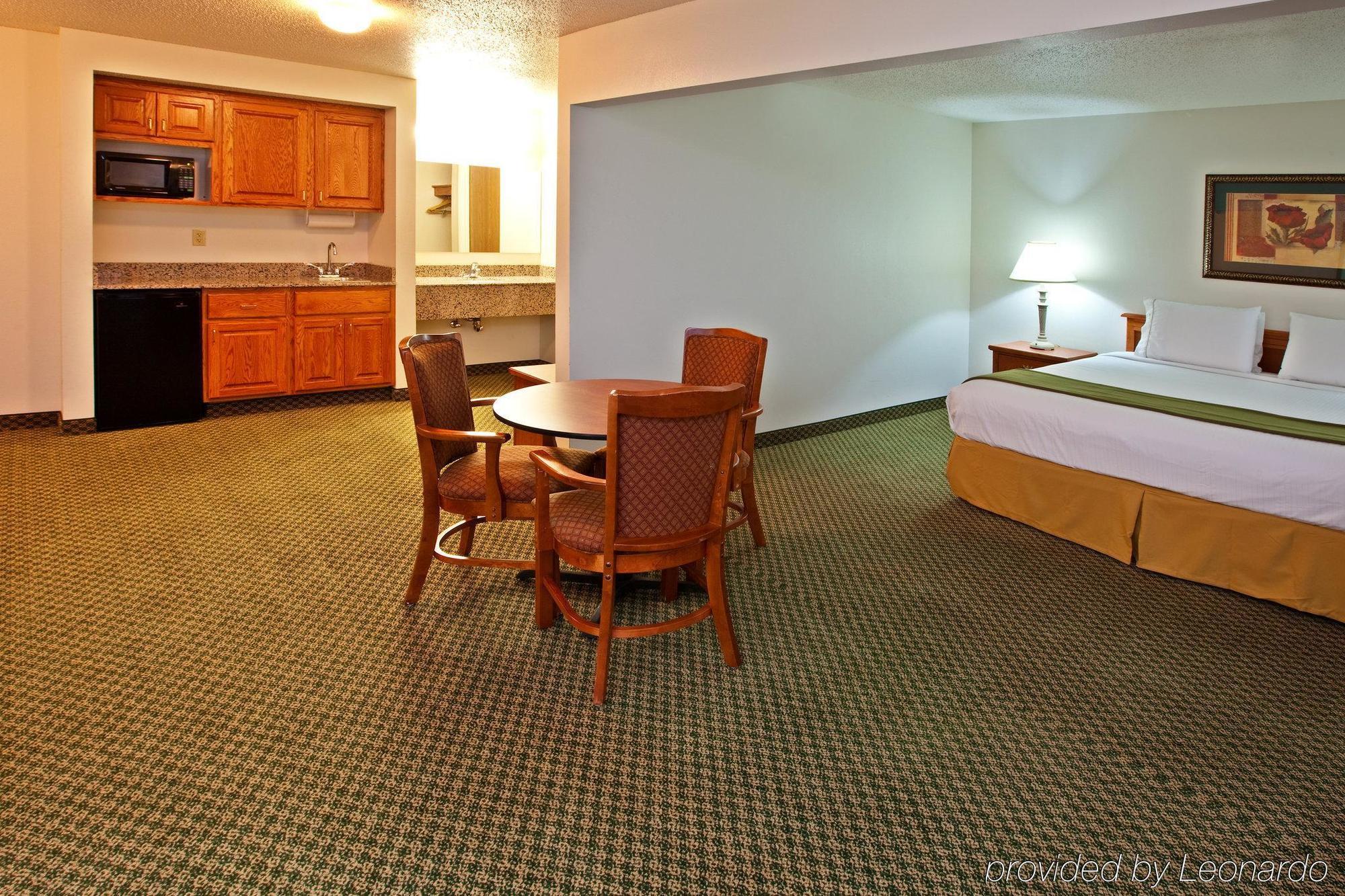 Holiday Inn Express & Suites Logan, An Ihg Hotel Bilik gambar