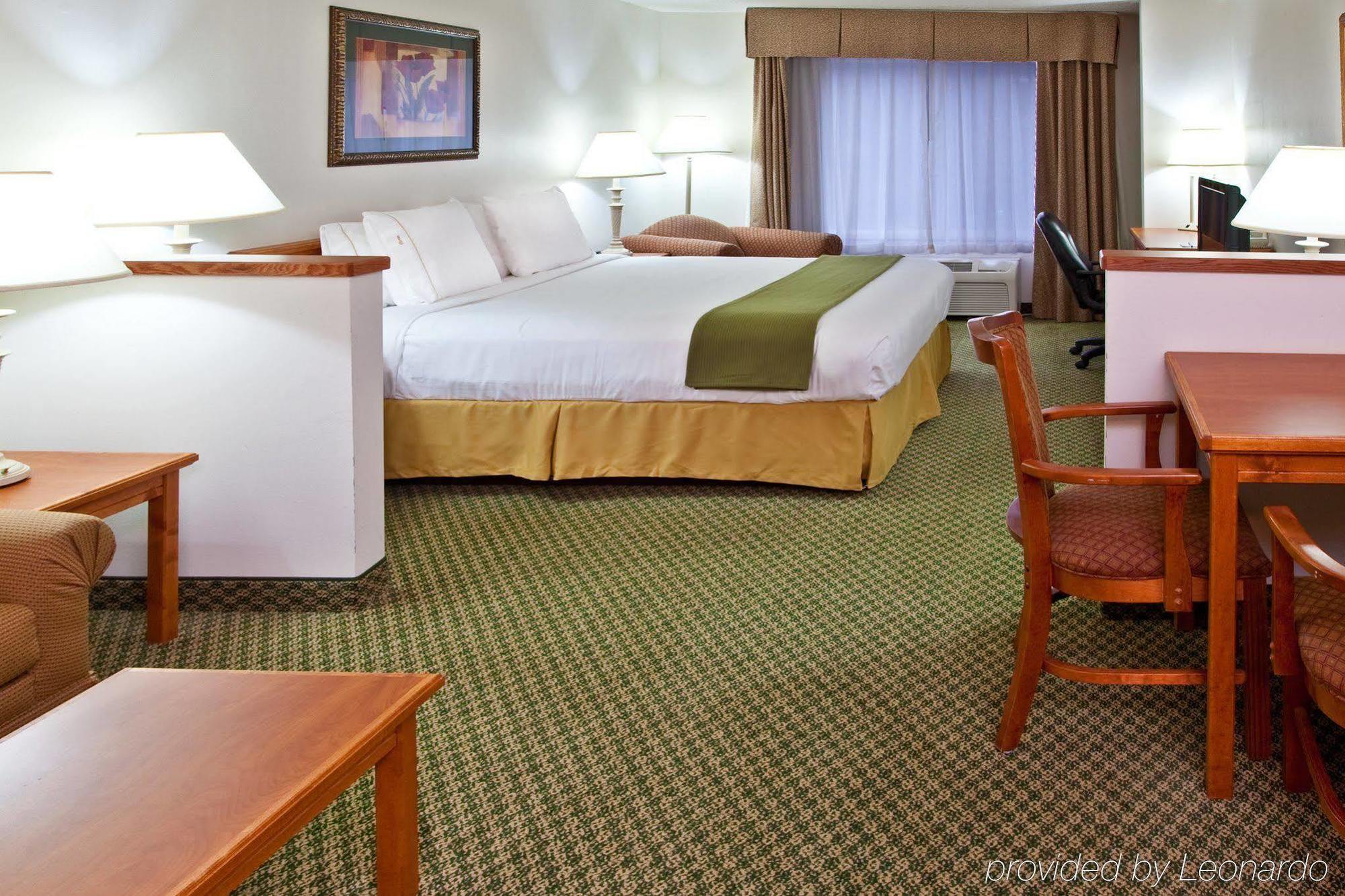 Holiday Inn Express & Suites Logan, An Ihg Hotel Bilik gambar